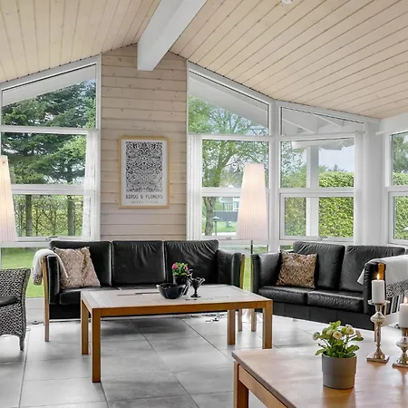 4 Bedroom Amazing In Hjorring Holiday home